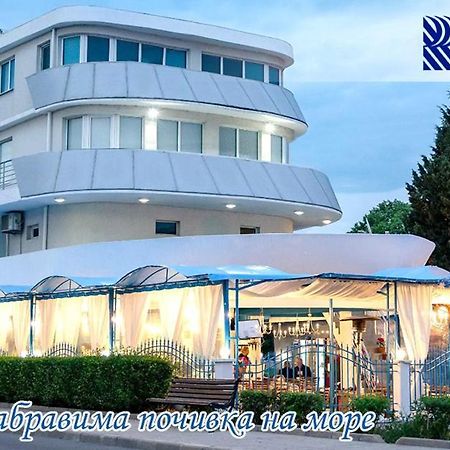 Семеен Хотел "Кораб Ренеса" Ravda Buitenkant foto